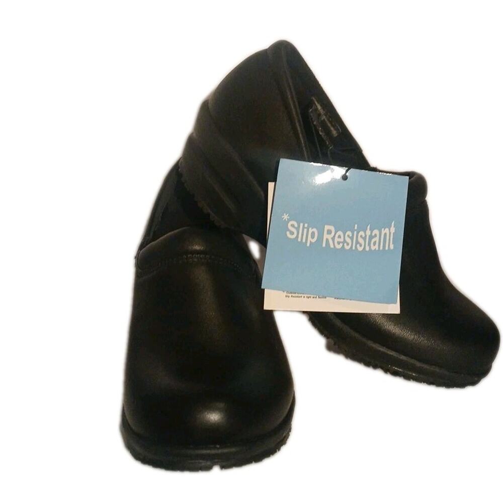 Nurse Shoes - NWT Size 7M Cherokee Transends - Patricia slip resistant slip on